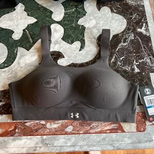 NWT Under Armour Sports Bra 34D